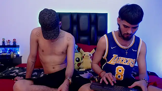 Snapshot of Brutal_Sex_Fucking chatting on February 26, 10:20 pm Brutal Sex Fucking online show from February 26, 10:20 pm