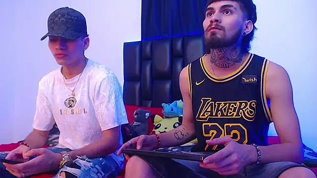 Snapshot of Brutal_Sex_Fucking chatting on March 3, 10:20 pm Brutal Sex Fucking online show from March 3, 10:20 pm