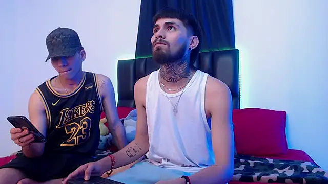 Snapshot of Brutal_Sex_Fucking chatting on March 9, 8:21 pm Brutal Sex Fucking online show from March 9, 8:21 pm