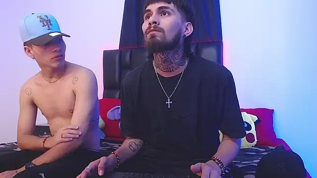 Snapshot of Brutal_Sex_Fucking chatting on March 10, 9:40 pm Brutal Sex Fucking online show from March 10, 9:40 pm