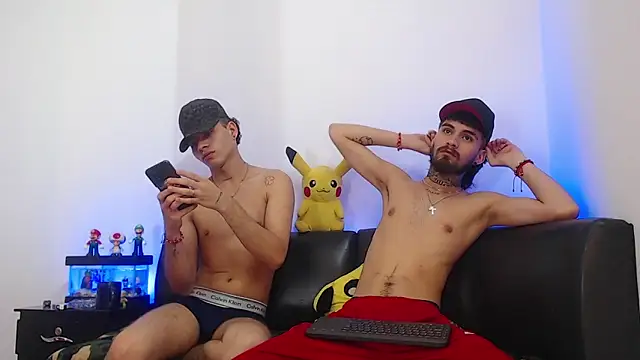 Snapshot of Brutal_Sex_Fucking chatting on March 13, 11:59 pm Brutal Sex Fucking online show from March 13, 11:59 pm