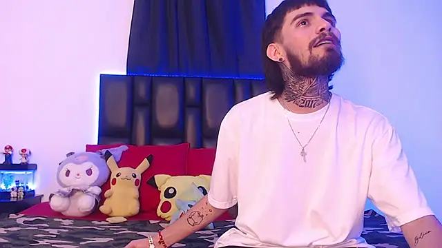 Snapshot of Brutal_Sex_Fucking chatting on March 20, 8:08 pm Brutal Sex Fucking online show from March 20, 8:08 pm