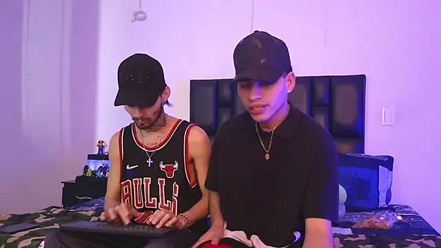 Snapshot of Brutal_Sex_Fucking chatting on September 8, 11:15 pm Brutal Sex Fucking online show from September 8, 11:15 pm