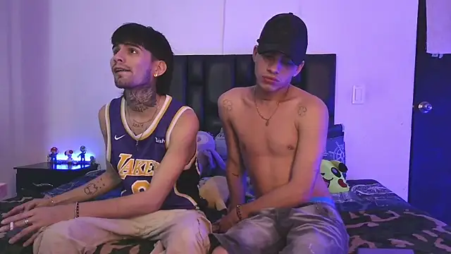 Snapshot of Brutal_Sex_Fucking chatting on September 24, 11:41 pm Brutal Sex Fucking online show from September 24, 11:41 pm