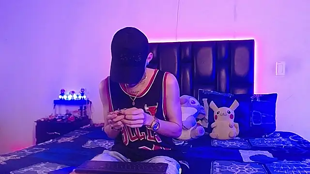 Snapshot of Brutal_Sex_Fucking chatting on November 24, 9:58 pm Brutal Sex Fucking online show from November 24, 9:58 pm