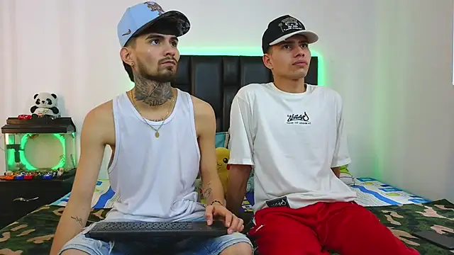 Brutal Sex Fucking online show from March 25, 9:43 pm