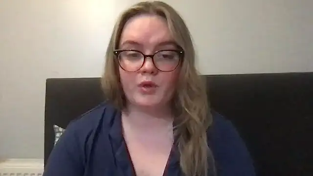 honeyyy24 online show from April 10, 10:47 pm