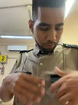 EnriquePersian197 online show from May 6, 12:10 pm