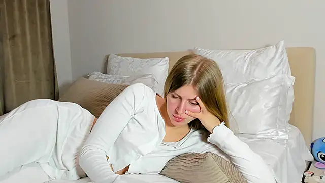 kirraa  online show from December 22, 7:55 pm