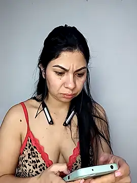 saralunabella online show from December 26, 2:01 am
