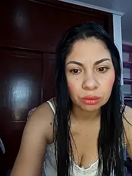 saralunabella online show from January 8, 4:44 pm