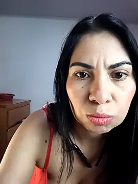 saralunabella online show from February 1, 9:29 pm