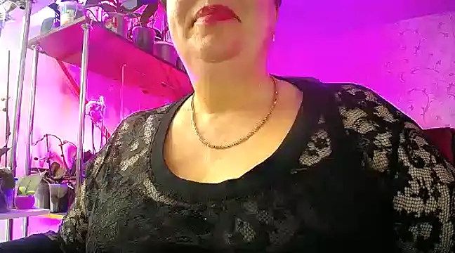  Sweet Woman online show from February 15, 11:39 am