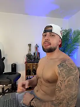 OwenMaximus814 online show from October 14, 7:03 pm