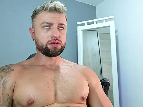 OwenMaximus814 online show from March 14, 5:40 pm