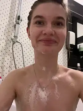 Snapshot of AnacondaOn chatting on February 1, 10:13 pm AnacondaOn online show from February 1, 10:13 pm