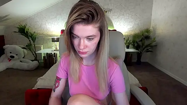 Snapshot of AnacondaOn chatting on March 15, 5:48 pm AnacondaOn online show from March 15, 5:48 pm