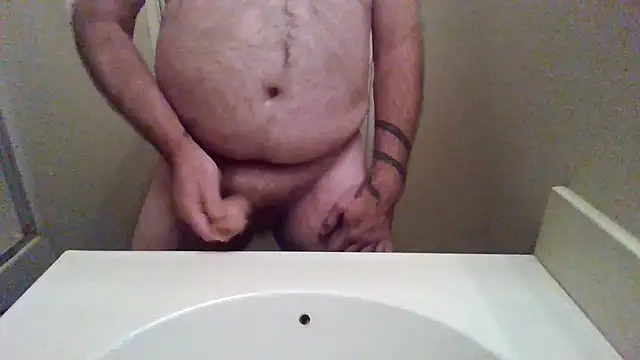 Snapshot of WatchinU82 chatting on December 2, 4:40 am WatchinU82 online show from December 2, 4:40 am