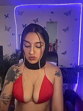 Snapshot of Lia-mitch chatting on July 17, 6:57 pm Lia-mitch online show from July 17, 6:57 pm