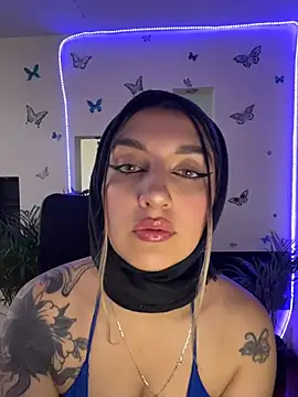 Snapshot of Lia-mitch chatting on July 27, 6:48 pm Lia-mitch online show from July 27, 6:48 pm