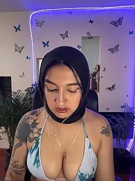 Snapshot of Lia-mitch chatting on July 29, 7:01 pm Lia-mitch online show from July 29, 7:01 pm