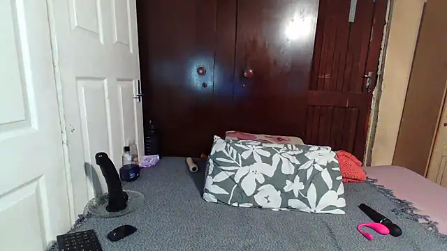 Smoochy  online show from December 4, 4:44 am