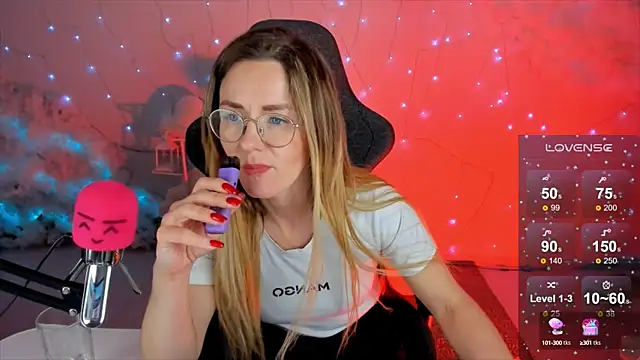 Snapshot of LadyIzabel chatting on December 23, 12:08 pm LadyIzabel online show from December 23, 12:08 pm