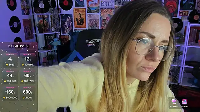 Snapshot of LadyIzabel chatting on February 17, 8:30 am LadyIzabel online show from February 17, 8:30 am