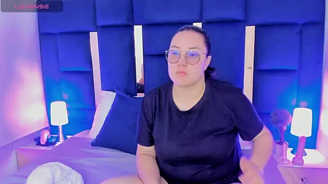 rebecaandpamela online show from December 5, 2:22 pm