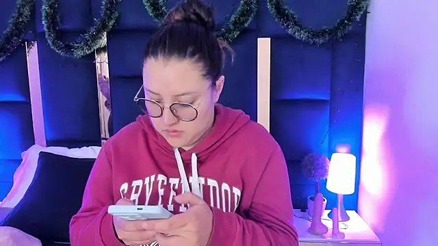 rebecaandpamela online show from December 30, 2:08 pm