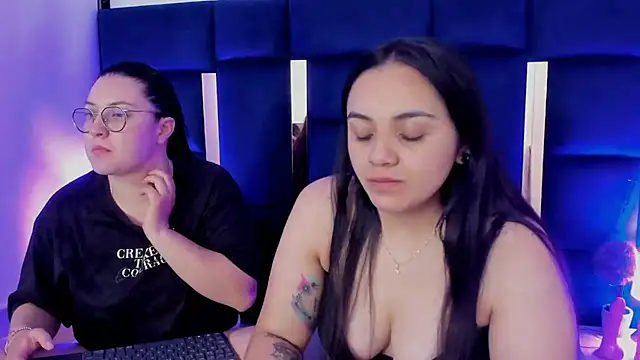 rebecaandpamela online show from January 15, 8:09 am