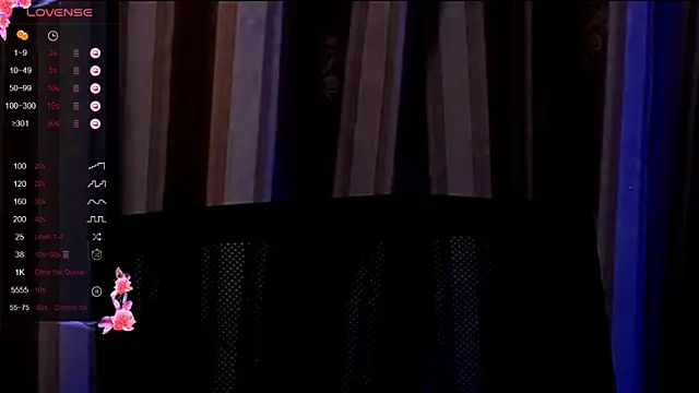 Laura Bess online show from December 3, 8:29 pm