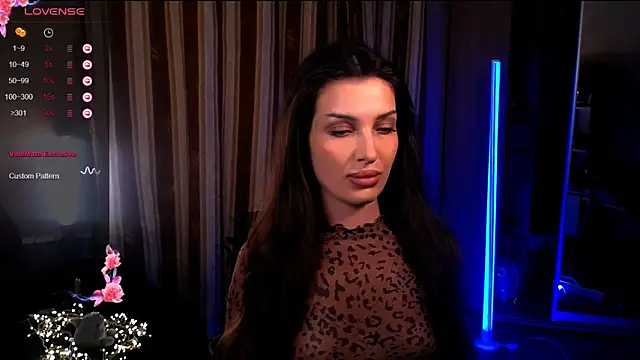 Laura Bess online show from April 8, 11:05 pm