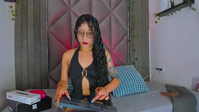 BriaConner  online show from May 28, 3:04 am