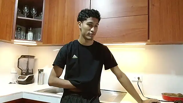 Snapshot of Masterikee chatting on October 17, 12:19 pm Masterikee online show from October 17, 12:19 pm