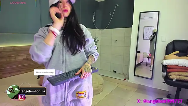 Snapshot of megan_morgan01 chatting on June 4, 12:33 pm megan morgan01 online show from June 4, 12:33 pm