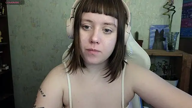 June shy0 online show from January 27, 8:29 am