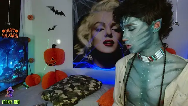 Snapshot of maxiy_001 chatting on October 31, 9:21 am maxiy 001 online show from October 31, 9:21 am