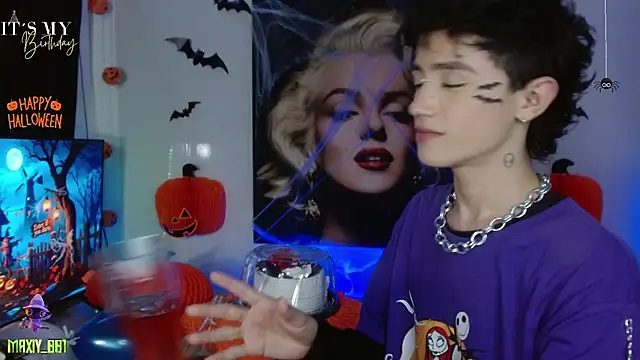 Snapshot of maxiy_001 chatting on November 1, 6:48 am maxiy 001 online show from November 1, 6:48 am