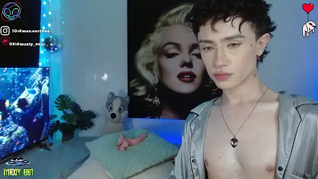 maxiy 001 online show from March 4, 4:24 pm