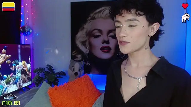 Snapshot of maxiy_001 chatting on July 19, 5:22 am maxiy 001 online show from July 19, 5:22 am