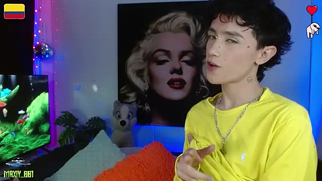 Snapshot of maxiy_001 chatting on July 25, 2:42 am maxiy 001 online show from July 25, 2:42 am