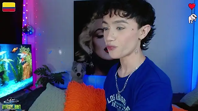 Snapshot of maxiy_001 chatting on July 27, 3:13 am maxiy 001 online show from July 27, 3:13 am