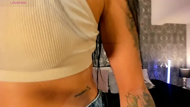 AriRobert  online show from November 5, 4:23 am