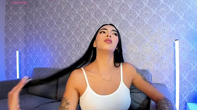 AriRobert  online show from November 8, 4:01 am