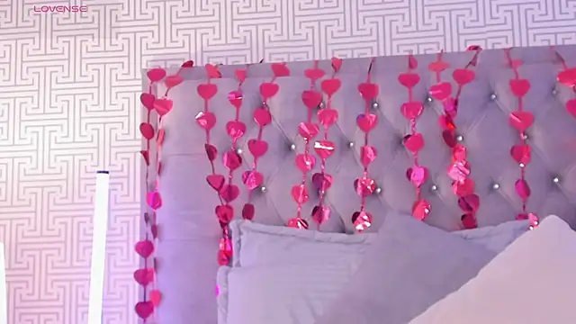 AriRobert  online show from February 15, 12:36 pm