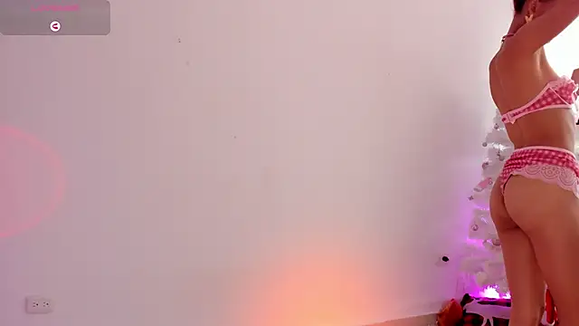 Snapshot of wendymoah chatting on January 6, 9:54 pm wendymoah online show from January 6, 9:54 pm