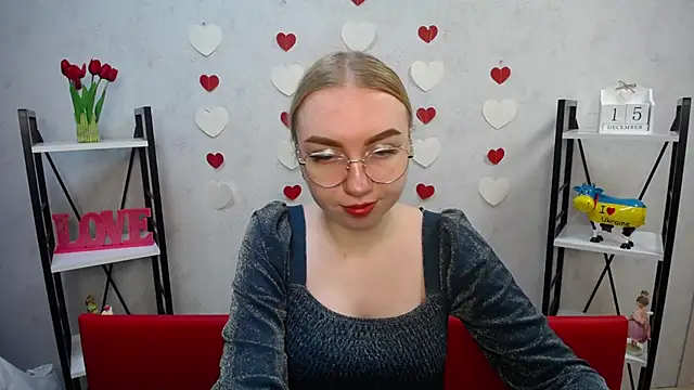 Snapshot of BeatriceFly chatting on December 15, 10:50 am BeatriceFly online show from December 15, 10:50 am