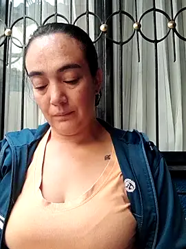 Snapshot of skayhot_ chatting on November 5, 12:38 pm skayhot online show from November 5, 12:38 pm