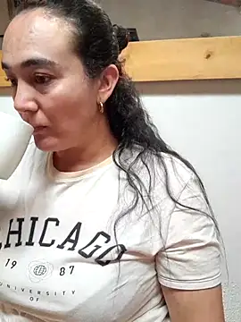 Snapshot of skayhot_ chatting on November 14, 1:32 pm skayhot online show from November 14, 1:32 pm